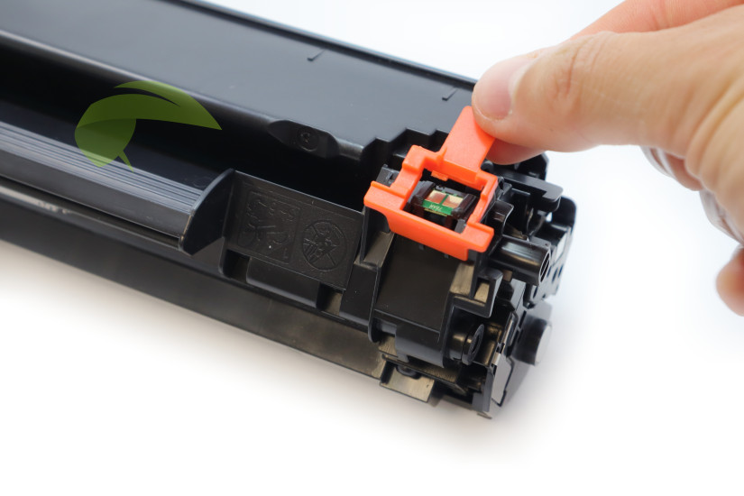 Oranžová krytka čipu na toneru do tiskárny HP